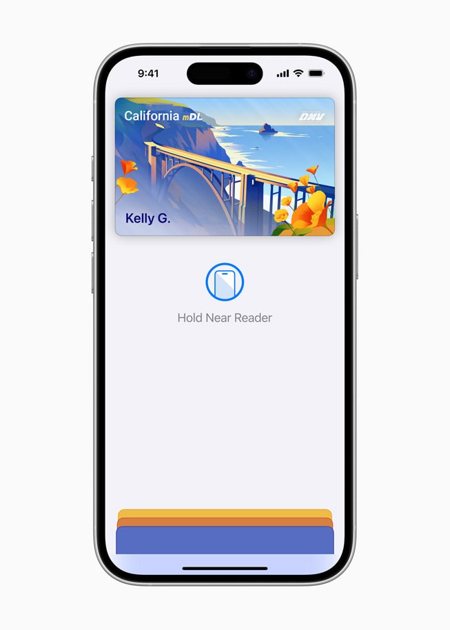 Imagen oficial de Apple Wallet con licencia de conducir de California, utilizada como ejemplo de identificación digital